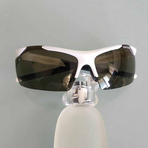 Tifosi Optics Sunglasses - Picture 3 of 5